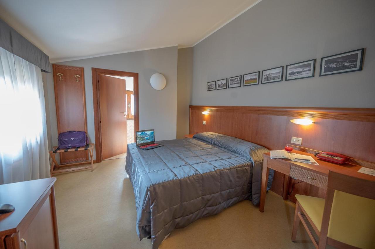 Hotel Moderno Assise Extérieur photo