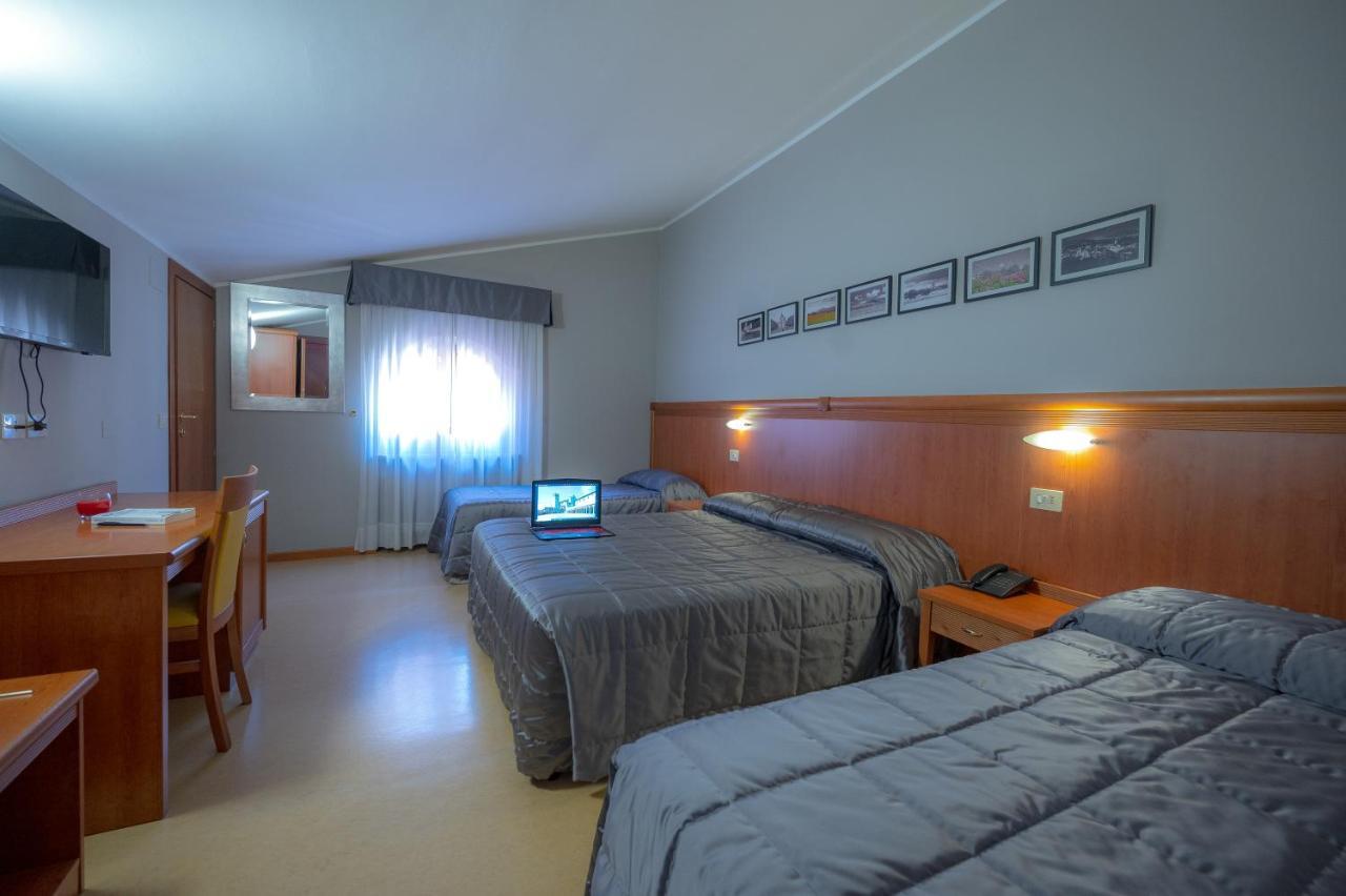 Hotel Moderno Assise Extérieur photo