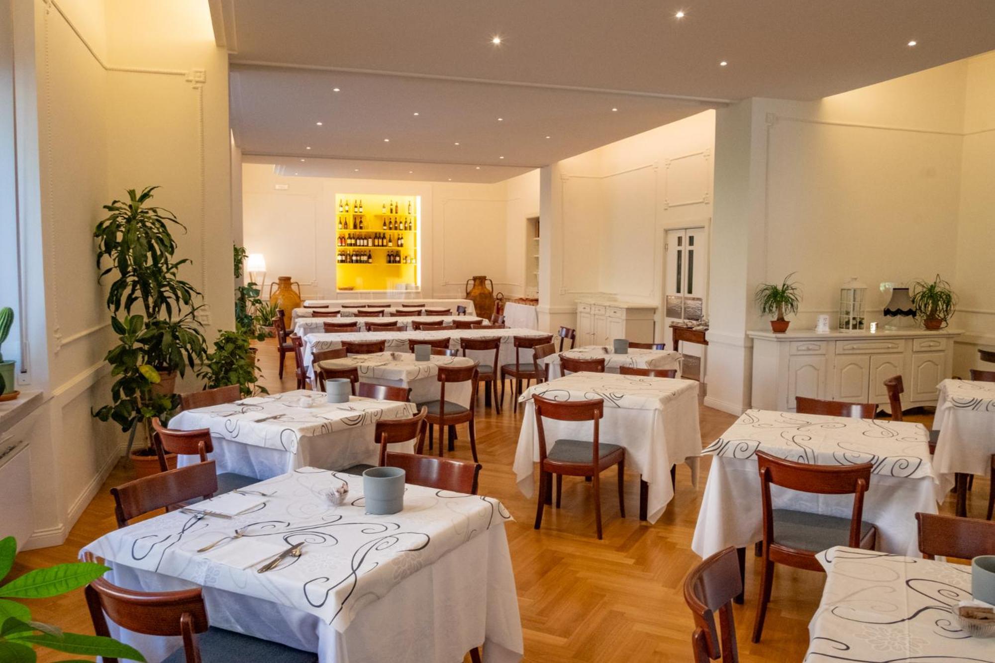 Hotel Moderno Assise Extérieur photo