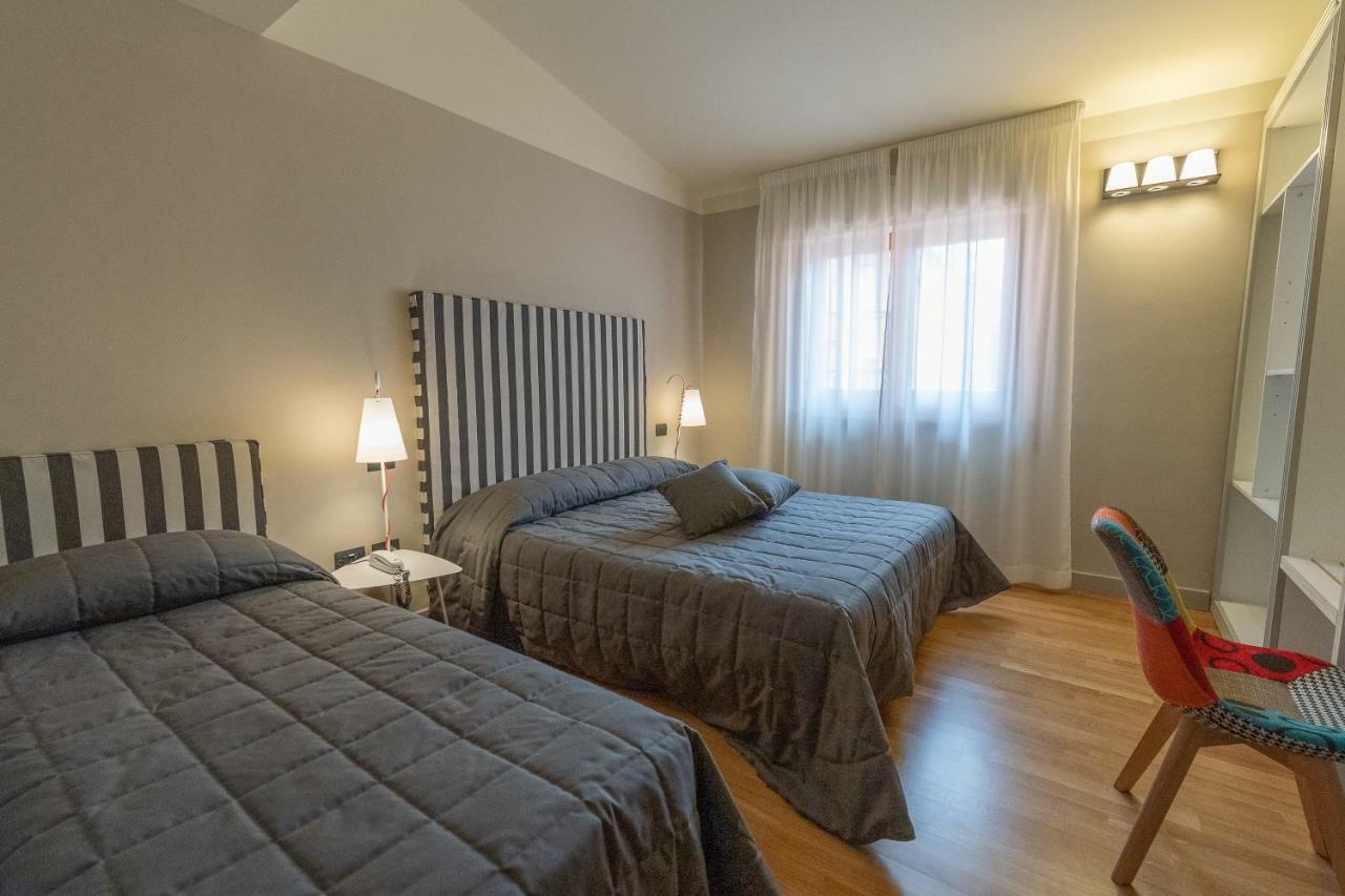 Hotel Moderno Assise Extérieur photo