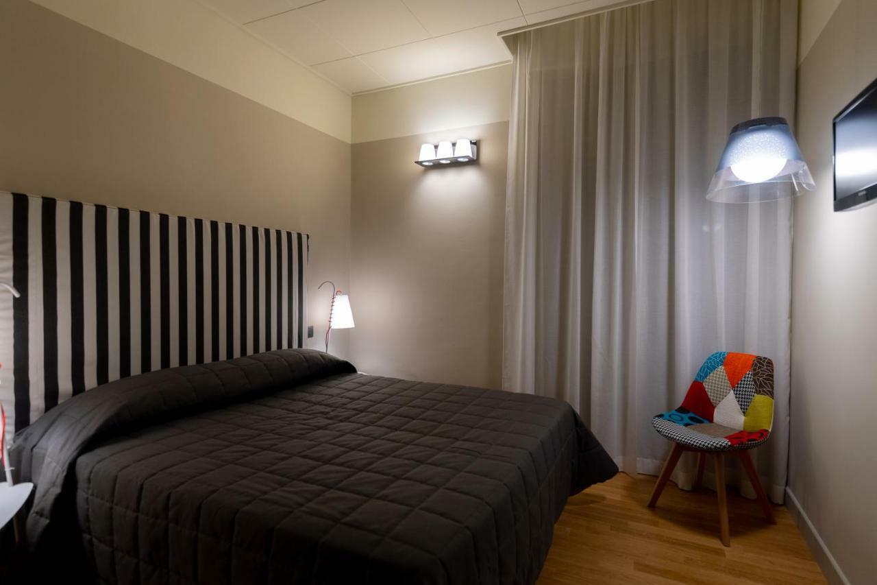 Hotel Moderno Assise Extérieur photo